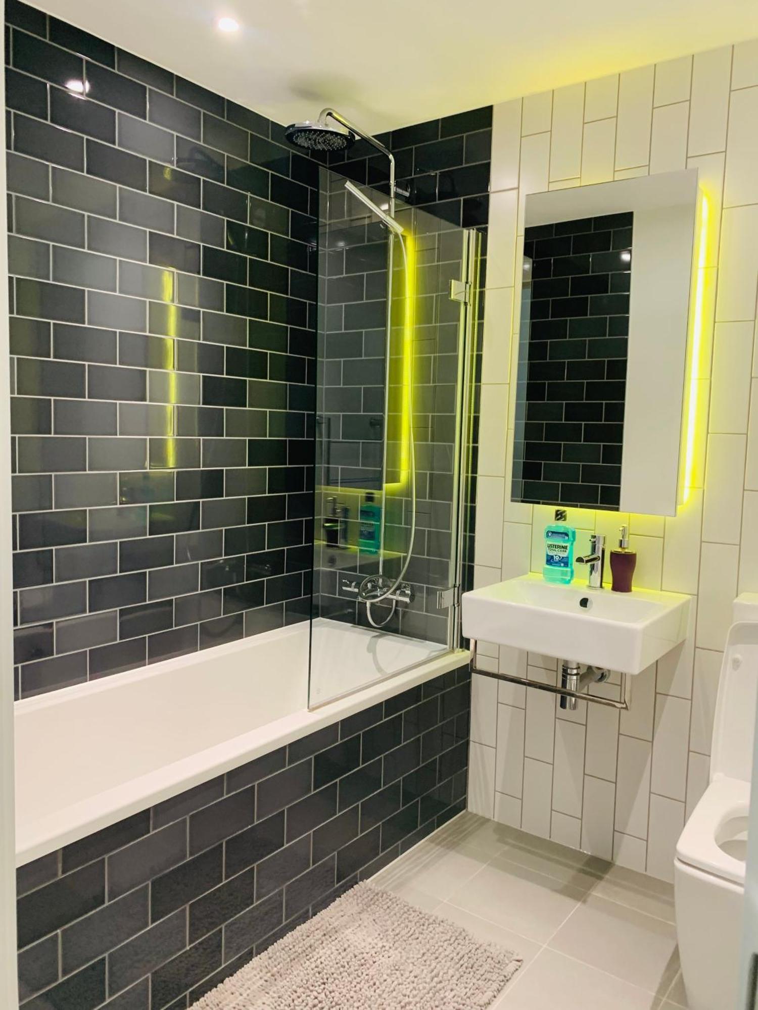 Lush Living - Double Room With Private Bathroom London Ngoại thất bức ảnh