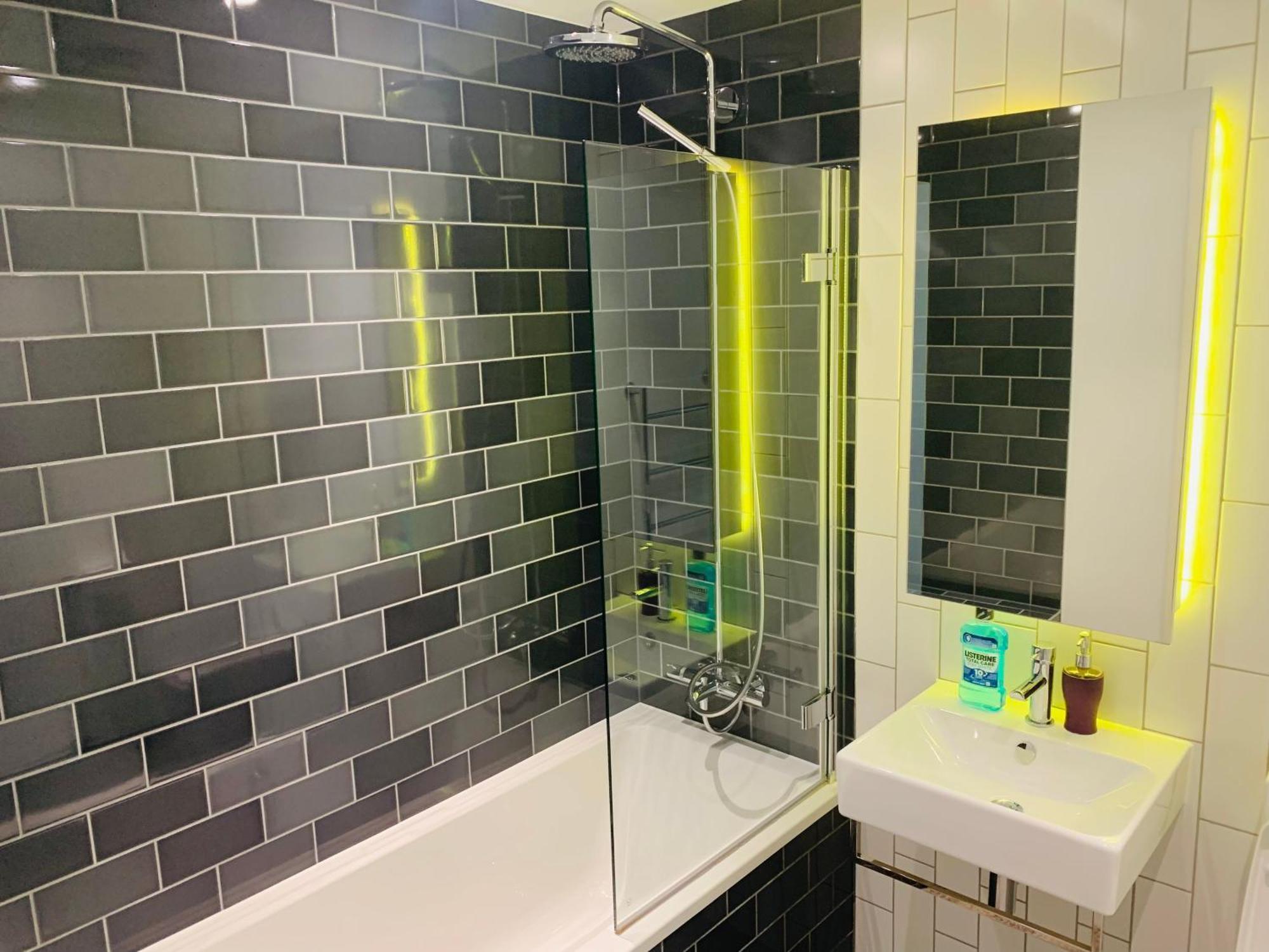 Lush Living - Double Room With Private Bathroom London Ngoại thất bức ảnh